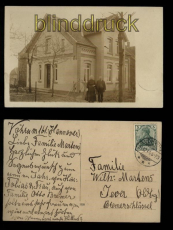 Vhrun sw-Foto-AK Ehepaar vor Wohnhaus 1914 (d5479)