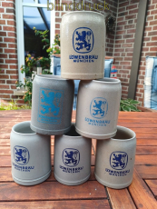 Lwenbru Mnchen 6 alte Bierkrge aus Keramik 0,5 Liter Sammelkrge (56967)